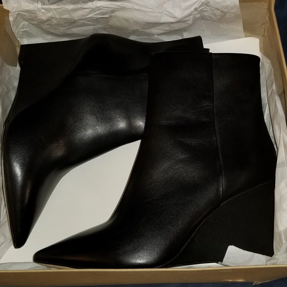 SANCTUARY Women's Pacer Pointed Toe Wedge Booties. Size 10. Color Black. - Picture 12 of 12